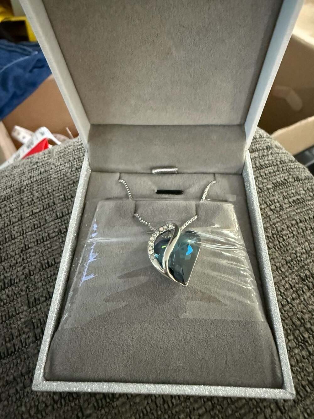 Leafael Infinity Heart Pendant Necklace Sapphire Blue Swarovski Crystal 18KGP